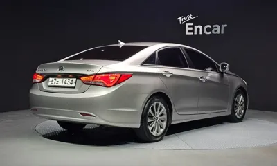 Hyundai Sonata 2013, 191085 км, за 2275.24 USD
