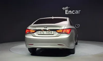 Hyundai Sonata 2013, 191085 км, за 2275.24 USD