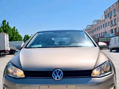 Volkswagen Golf 2015, 120000 км, за 3825.71 USD