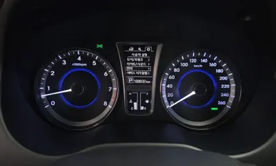 Hyundai Grandeur 2015, 100032 км, за 5724.7 USD - фото 8