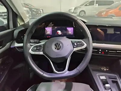 Volkswagen Golf 2022, 54200 км, за 12109.83 USD - фото 11