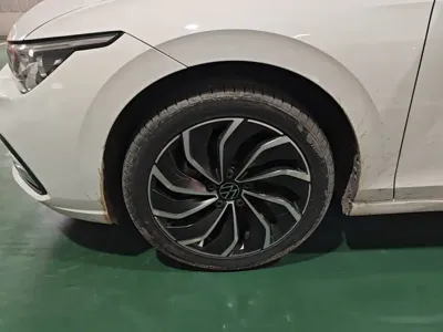 Volkswagen Golf 2022, 54200 км, за 12109.83 USD - фото 23