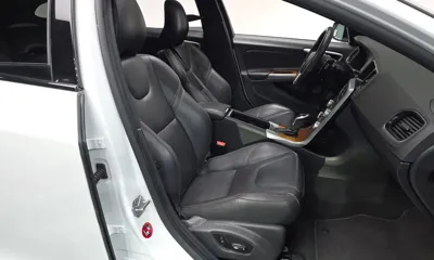 Volvo V60 2018, 74900 км, за 7598.28 USD - фото 10