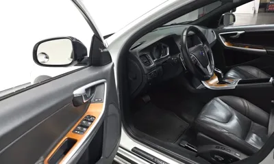 Volvo V60 2018, 74900 км, за 7598.28 USD - фото 12