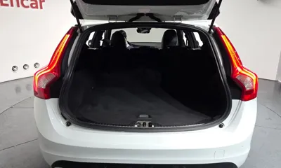 Volvo V60 2018, 74900 км, за 7598.28 USD - фото 20