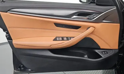 BMW 5-Series 2023, 61901 км, за 66096.03 USD - фото 24