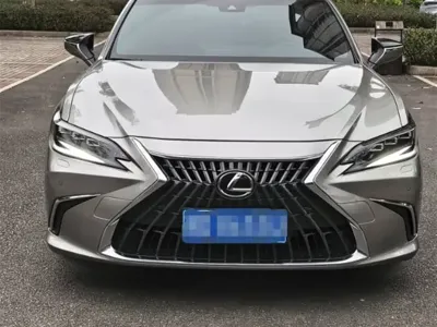 Lexus ES 2023, 40000 км, за 38868.96 USD