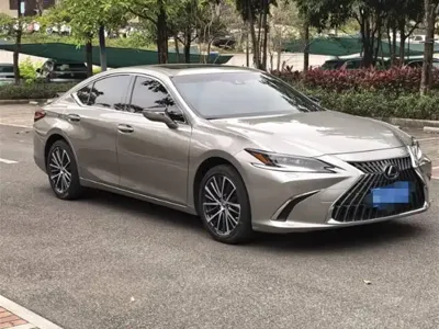 Lexus ES 2023, 40000 км, за 38868.96 USD