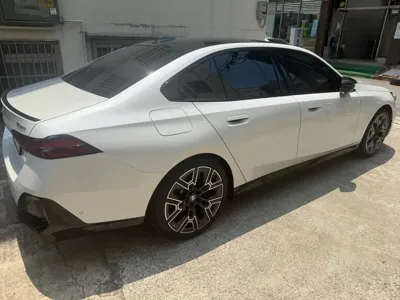 BMW 5-Series 2026, 5500 км, за 74635.68 USD