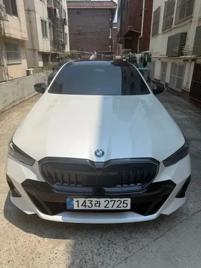 BMW 5-Series 2026, 5500 км, за 74635.68 USD