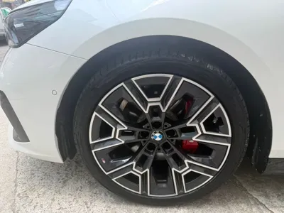 BMW 5-Series 2026, 5500 км, за 74635.68 USD