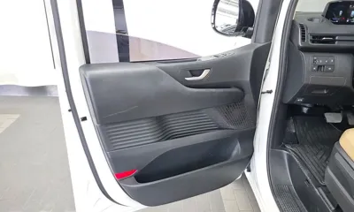 Hyundai Staria 2022, 53251 км, за 18051.73 USD - фото 24