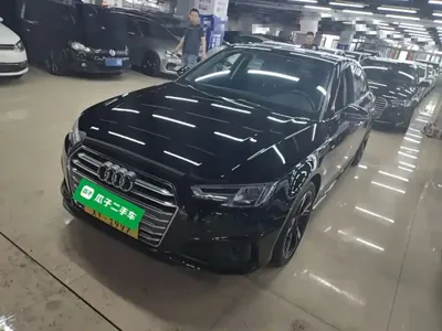 Audi A4L · 2020 год