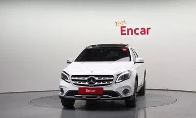 Mercedes-Benz GLA-Class 2018, 70028 км, за 13071.46 USD