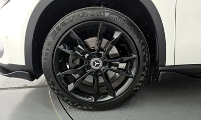 Mercedes-Benz GLA-Class 2018, 70028 км, за 13071.46 USD