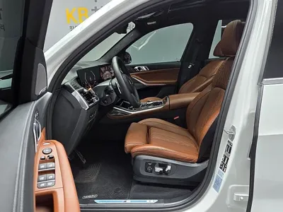 BMW X7 2025, 5166 км, за 101345.6 USD - фото 12
