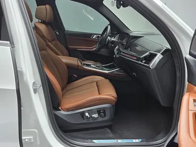 BMW X7 2025, 5166 км, за 101345.6 USD - фото 13