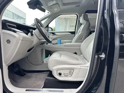 Volvo EM90 2024, 22000 км, за 53824.74 USD