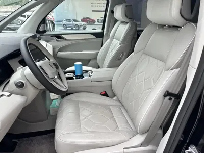 Volvo EM90 2024, 22000 км, за 53824.74 USD - фото 10
