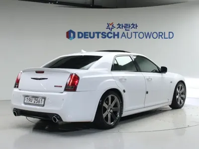 Chrysler 300C 2013, 110490 км, за 12143.89 USD