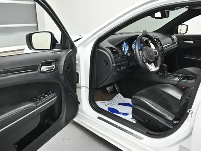 Chrysler 300C 2013, 110490 км, за 12143.89 USD - фото 11
