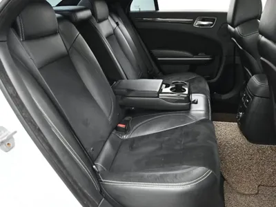 Chrysler 300C 2013, 110490 км, за 12143.89 USD - фото 12
