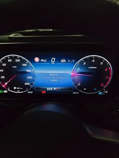Mercedes-Benz GLC-Class 2024, 14605 км, за 48004.46 USD - фото 7