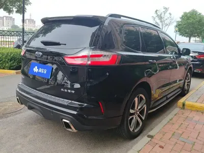 Ford Edge 2019, 133200 км, за 12668.97 USD