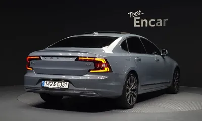Volvo S90 2021, 102065 км, за 18540.22 USD