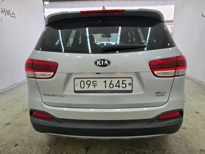 Kia Sorento 2017, 176355 км, за 7940.39 USD