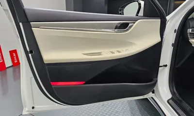 Hyundai Grandeur 2022, 62423 км, за 16083.86 USD - фото 24