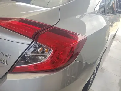 Honda Civic 2018, 80000 км, за 7230.4 USD - фото 8