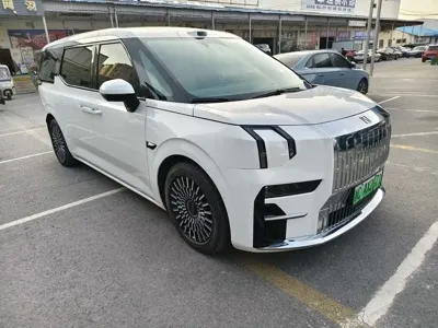 Zeekr 009 2025, 24000 км, за 45172.76 USD