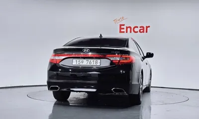 Hyundai Grandeur 2015, 101508 км, за 4463.7 USD