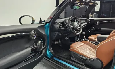 MINI Cooper Convertible 2016, 80144 км, за 10323.08 USD - фото 10