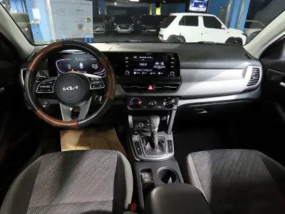 Kia Seltos 2023, 95932 км, за 11356.18 USD
