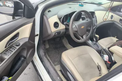 Chevrolet Cruze 2015, 108600 км, за 3486 USD - фото 16