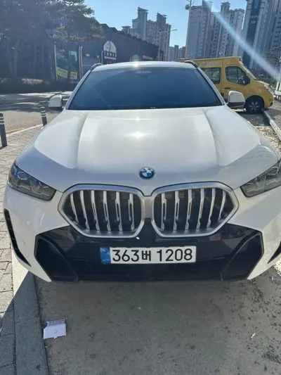 BMW X6 2025, 16905 км, за 77502.47 USD