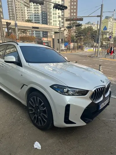 BMW X6 2025, 16905 км, за 77502.47 USD