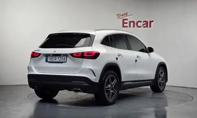 Mercedes-Benz GLA-Class 2020, 56061 км, за 19218.25 USD