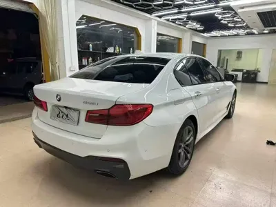 BMW 5 Series (Import) 2018, 105000 км, за 15611.76 USD