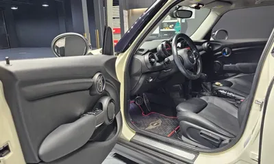 MINI Cooper 2015, 99396 км, за 4030.42 USD - фото 10