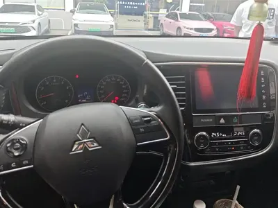 Mitsubishi Outlander 2018, 102700 км, за 7367.13 USD - фото 12