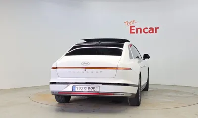 Hyundai Grandeur 2023, 61817 км, за 17907.14 USD