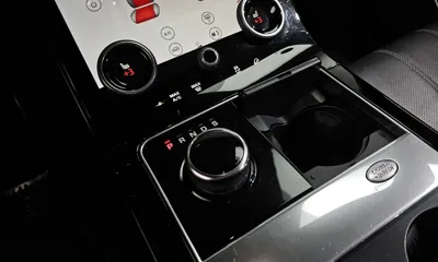 Land Rover Range Rover Velar 2018, 94423 км, за 17178.72 USD - фото 9