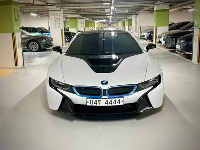 BMW i8 · 2016 год