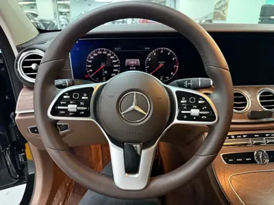 Mercedes-Benz E-Class 2020, 80000 км, за 27584.59 USD