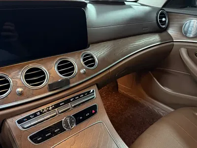 Mercedes-Benz E-Class 2020, 80000 км, за 27584.59 USD - фото 6