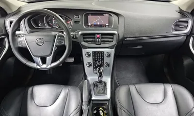Volvo V40 2018, 70115 км, за 7735.81 USD - фото 7