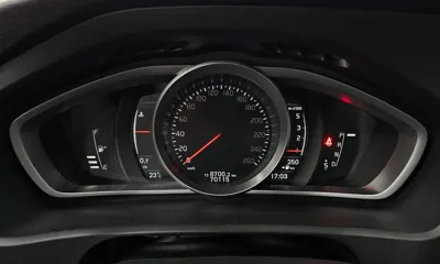 Volvo V40 2018, 70115 км, за 7735.81 USD - фото 8